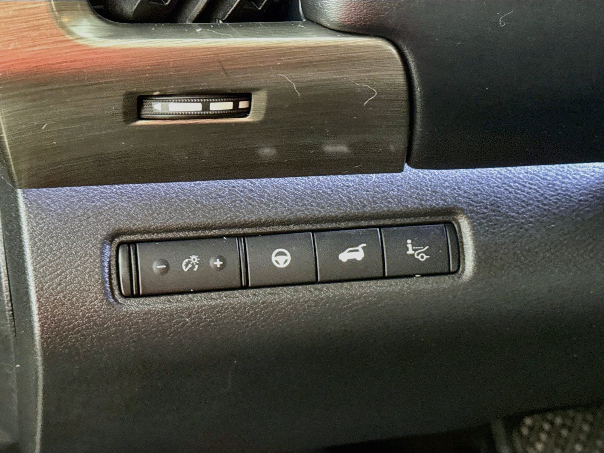 Used 2024 Nissan Pathfinder Platinum AWD/4WD image 14
