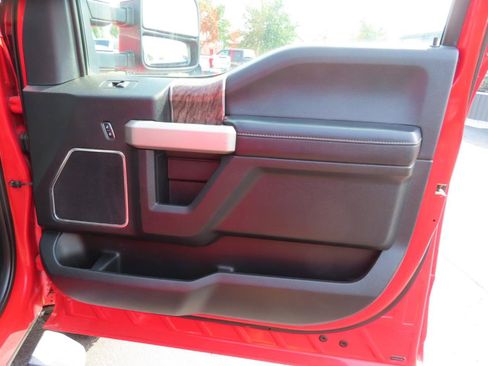 Used 2019 Ford F250 Lariat w/ Lariat Ultimate Package AWD/4WD image 44