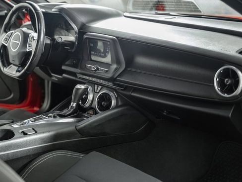 Used 2018 Chevrolet Camaro LT image 18