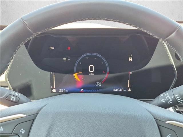 Used 2025 Chevrolet Trax LT w/ LT Convenience Package FWD image 11