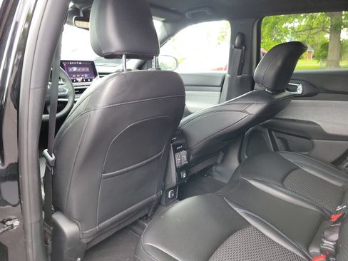 Used 2024 Jeep Compass Latitude AWD/4WD image 15