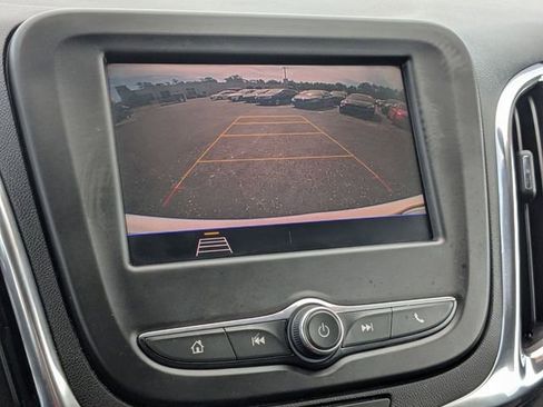 Used 2021 Chevrolet Equinox LT image 22