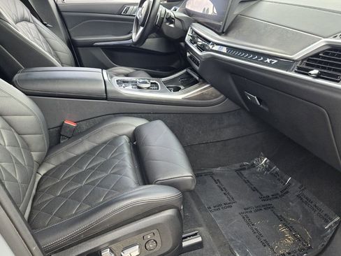 Used 2023 BMW X7 xDrive40i w/ M Sport Package AWD/4WD image 15