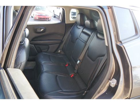 Used 2018 Jeep Compass Limited w/ Navigation Group image 18