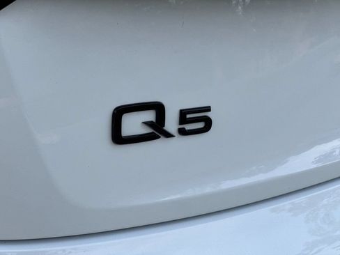 Certified 2024 Audi Q5 e Prestige w/ Prestige Package AWD/4WD image 39