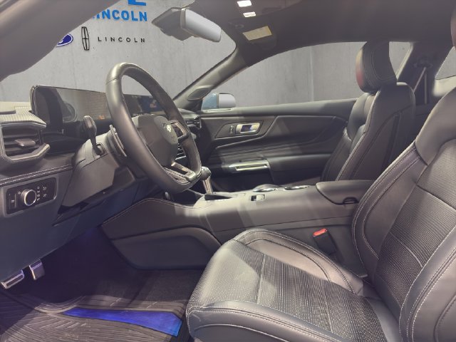 Used 2025 Ford Mustang GT Premium RWD image 12