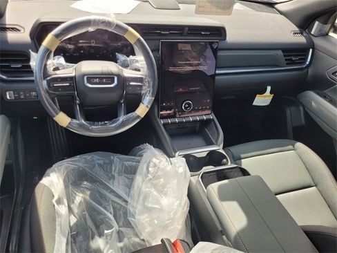 New 2026 GMC Terrain AT4 w/ Convenience Package III image 9