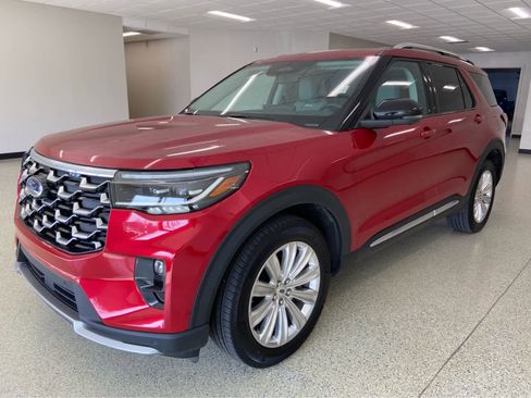 Used 2025 Ford Explorer Platinum w/ LUX Leather Package image 1