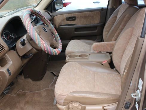 Used 2003 Honda CR-V LX image 3