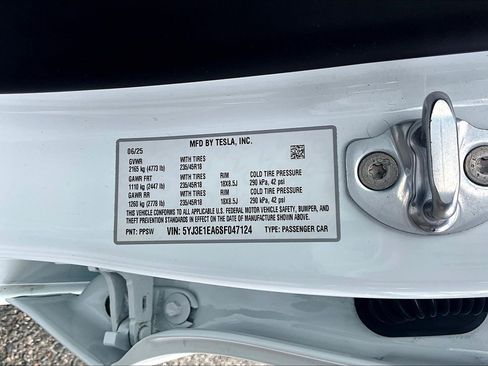 Used 2025 Tesla Model 3 Long Range RWD image 34