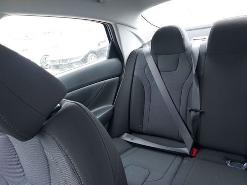 New 2026 Hyundai Elantra SE FWD image 12