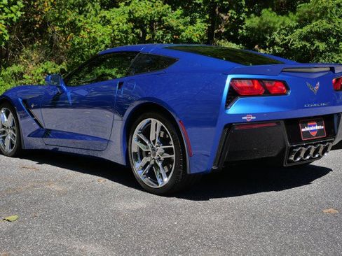 Used 2015 Chevrolet Corvette Stingray Coupe w/ 2LT Preferred Equipment Group RWD image 7