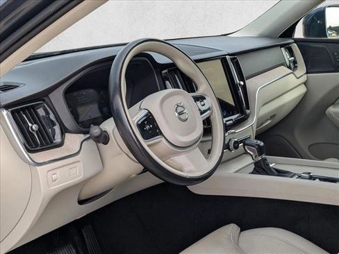 Used 2021 Volvo XC60 T5 Inscription w/ Advanced Package image 9
