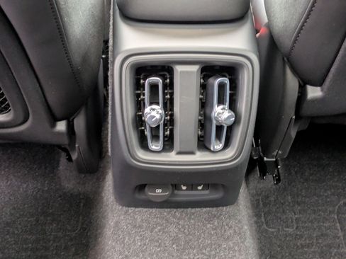 Certified 2023 Volvo C40 P8 Recharge Ultimate image 27