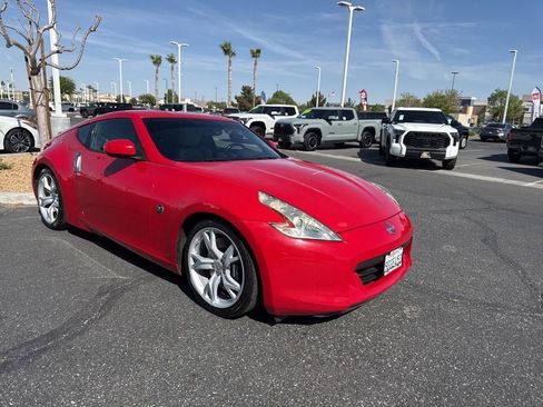 Used 2010 Nissan 370Z Touring w/ Sport Pkg image 4