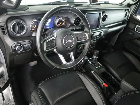 Used 2020 Jeep Gladiator Overland image 9