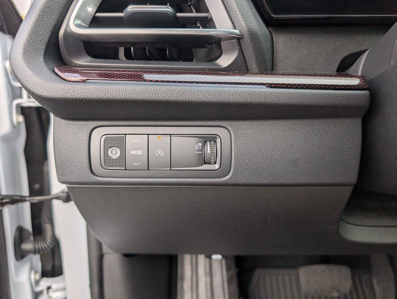 New 2027 Chevrolet Traverse RS w/ LPO, Floor Liner Package FWD image 27