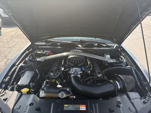 Used 2013 Ford Mustang GT RWD image 9