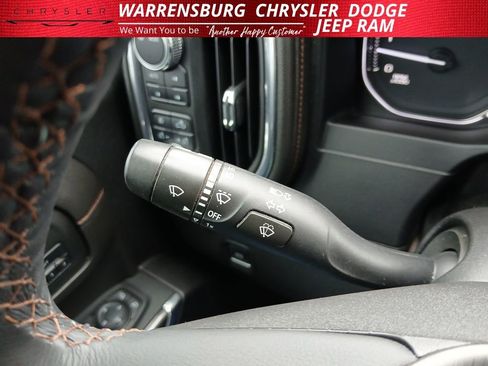 Used 2022 GMC Sierra 2500 AT4 w/ AT4 Preferred Package image 17