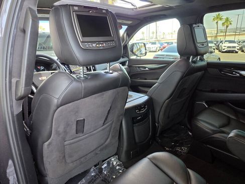 Used 2016 Cadillac Escalade Platinum AWD/4WD image 16