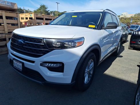 Used 2020 Ford Explorer XLT w/ Equipment Group 202A image 3
