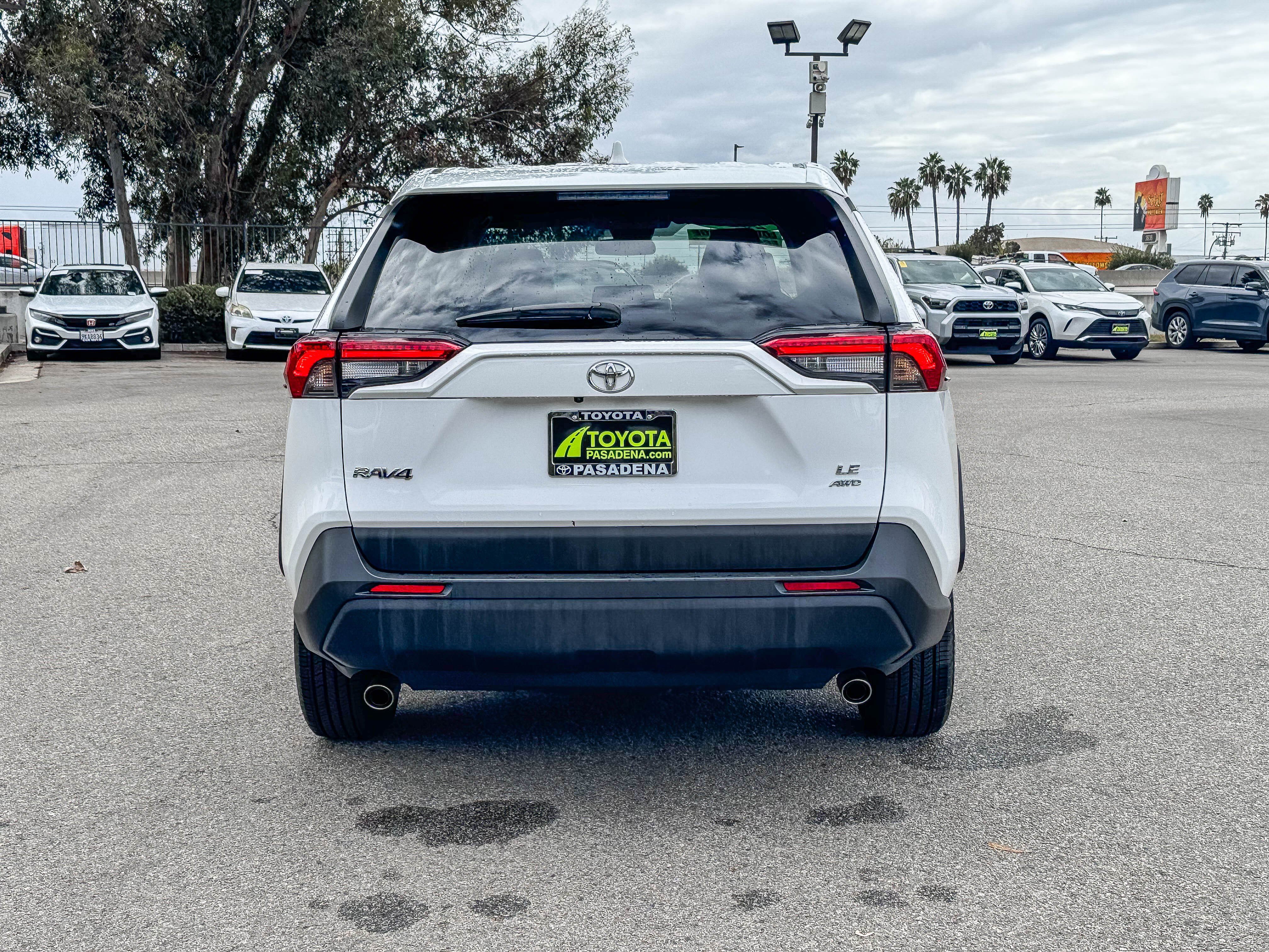 Used 2025 Toyota RAV4 LE AWD/4WD image 7