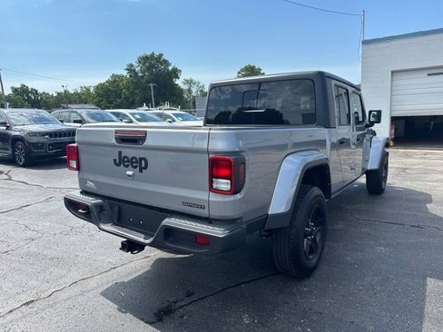 Used 2021 Jeep Gladiator Sport image 5