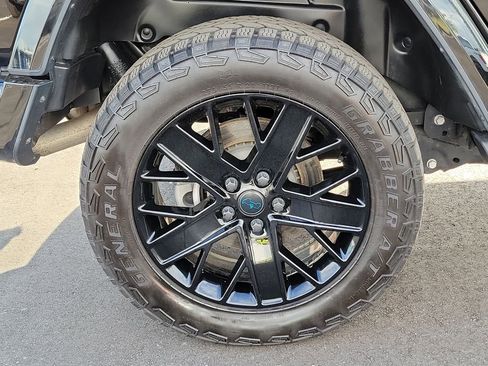 Used 2024 Jeep Wrangler High Altitude AWD/4WD image 13