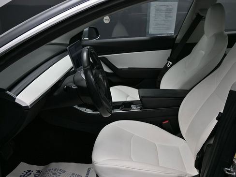 Used 2018 Tesla Model 3 Long Range image 13