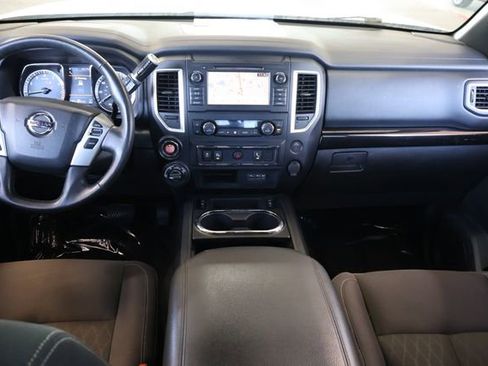 Used 2019 Nissan Titan SV w/ SV Convenience Package AWD/4WD image 15