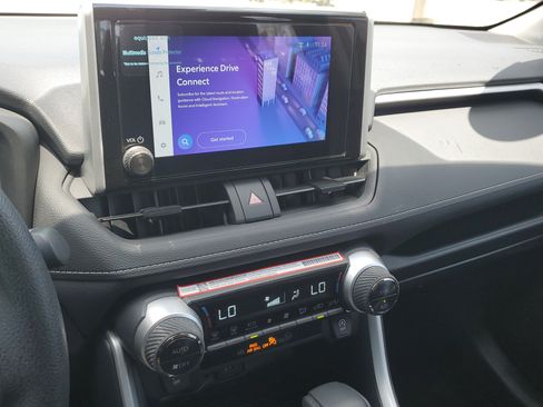 Certified 2025 Toyota RAV4 XLE FWD image 27