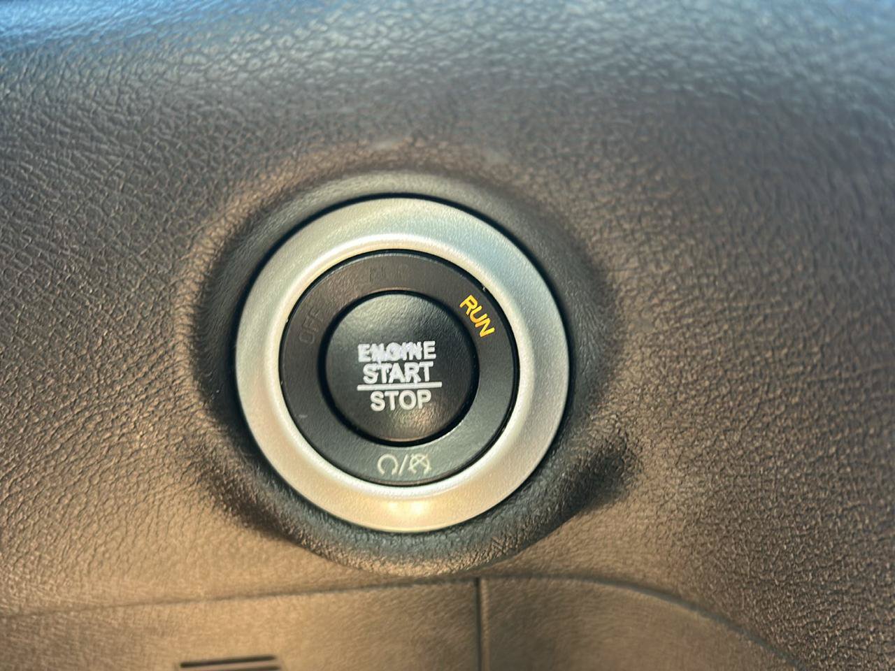 Used 2019 Chrysler Pacifica Touring-L w/ Advanced Safetytec Group FWD image 17