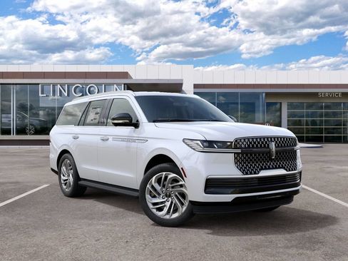 New 2027 Lincoln Navigator Premiere AWD/4WD image 4
