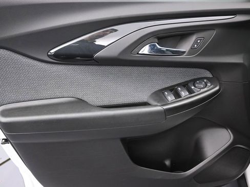 Used 2023 Chevrolet TrailBlazer LT w/ Convenience Package image 12