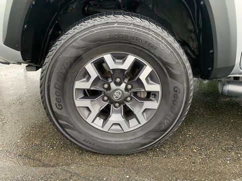 Used 2021 Toyota Tacoma TRD Off-Road w/ Technology Package image 10