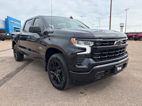 Used 2023 Chevrolet Silverado 1500 RST w/ Z71 Off-Road Package AWD/4WD image 8