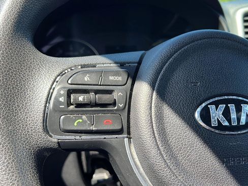 Used 2017 Kia Sportage LX AWD/4WD image 13