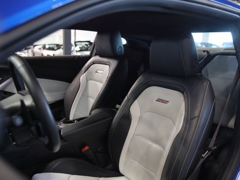 Used 2018 Chevrolet Camaro SS RWD image 17