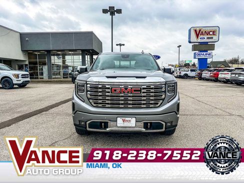 Used 2024 GMC Sierra 1500 Denali w/ Denali Reserve Package AWD/4WD image 2