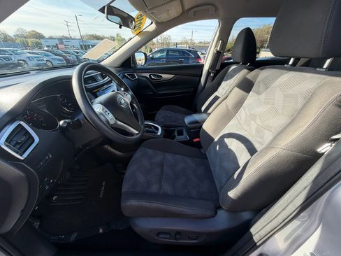 Used 2016 Nissan Rogue SV image 21