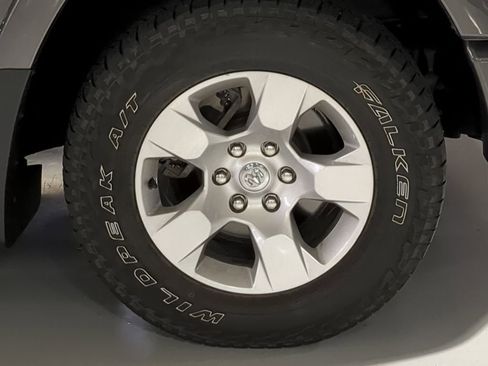 Used 2019 RAM 1500 Laramie AWD/4WD image 6