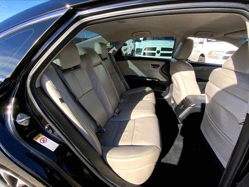 Used 2013 Toyota Avalon XLE image 17