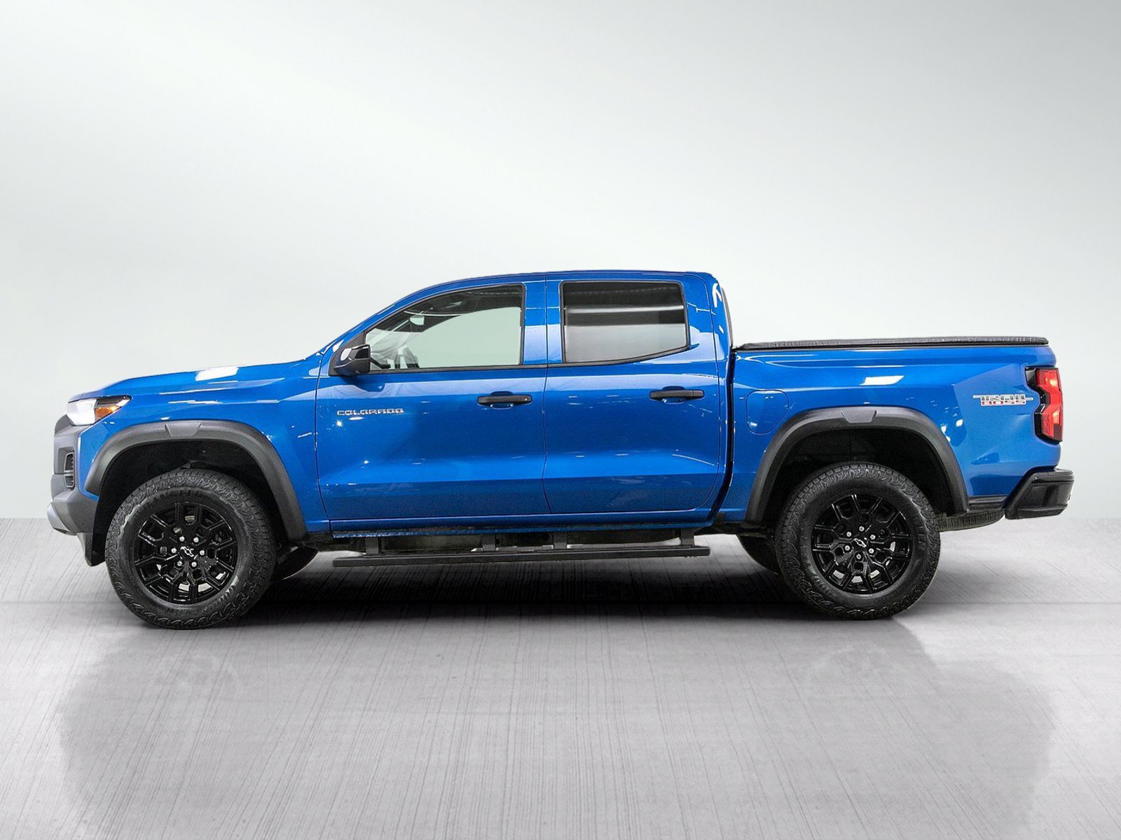 Used 2023 Chevrolet Colorado Trail Boss w/ Technology Package AWD/4WD image 2