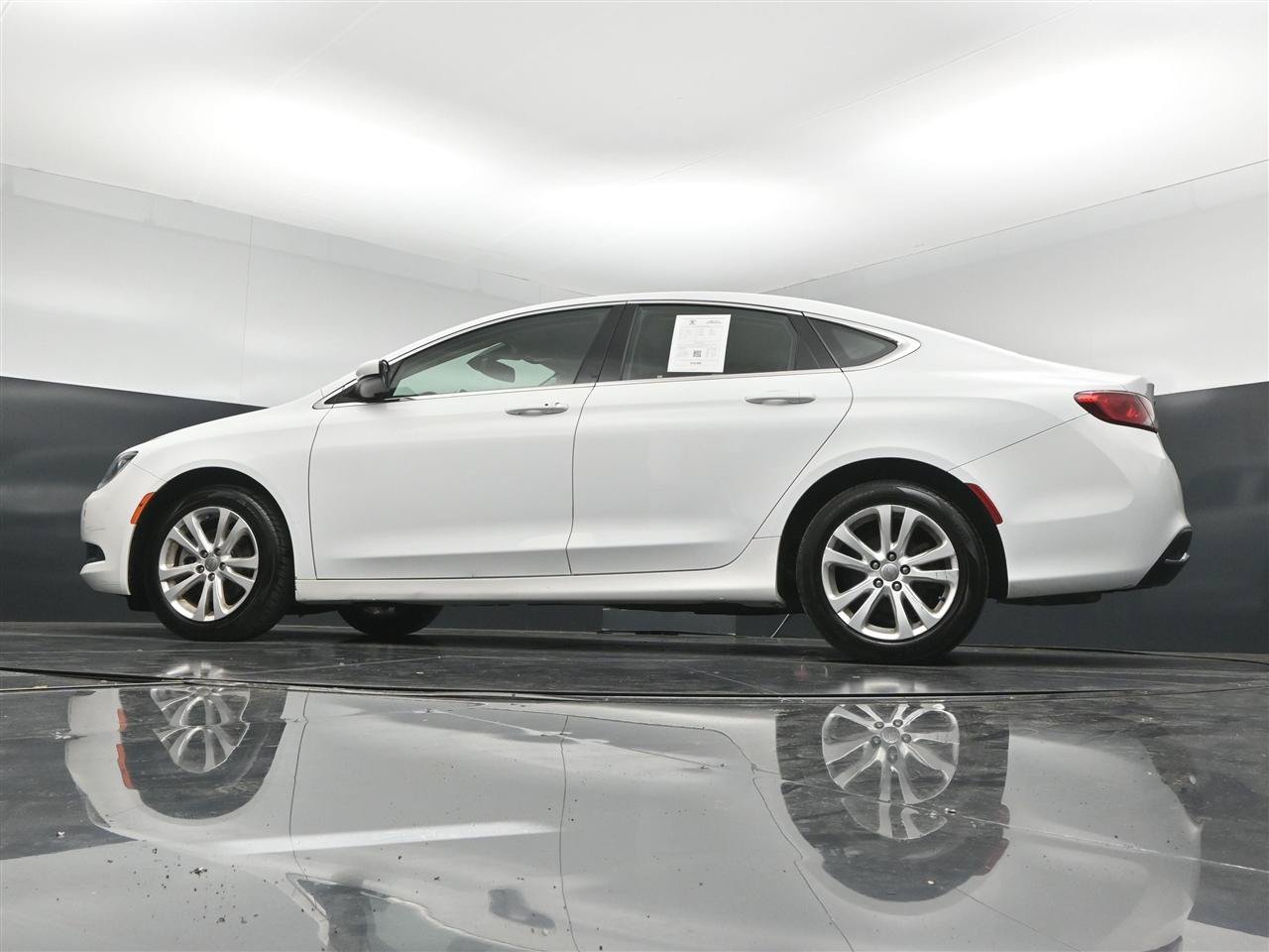 Used 2017 Chrysler 200 Limited Platinum w/ Comfort & Convenience Group FWD image 34