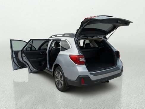Used 2019 Subaru Outback 2.5i Limited AWD/4WD image 13