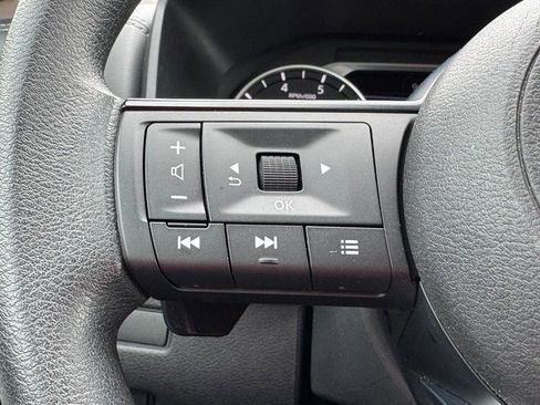 Used 2023 Nissan Rogue S AWD/4WD image 16