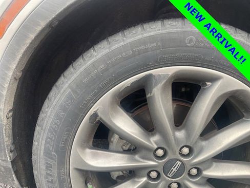 Used 2022 Lincoln Corsair FWD w/ Premium Package image 9