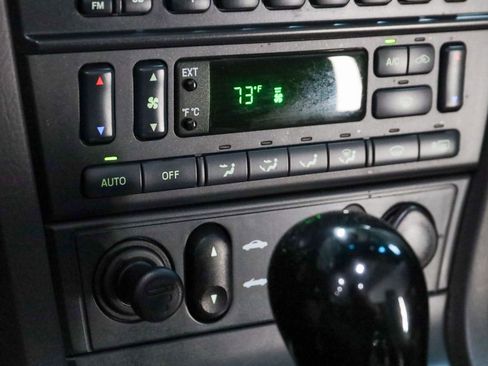 Used 2002 Ford Thunderbird RWD image 17