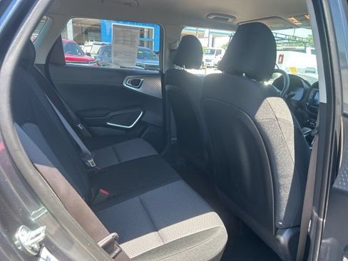 Used 2025 Kia Soul LX w/ LX Technology Package FWD image 28