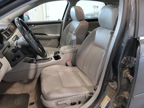 Used 2010 Chevrolet Impala LTZ FWD image 10
